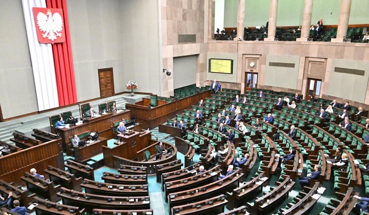 Rosną wydatki Kancelarii Sejmu. Posłowie dostaną potężne podwyżki