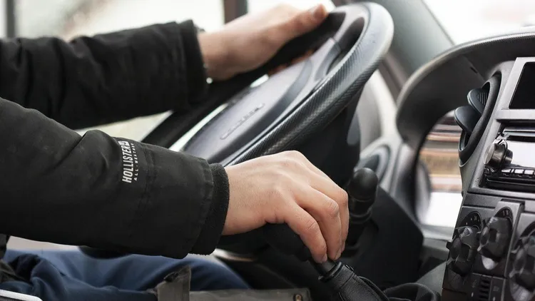 Ponad 200 tys. kierowców może stracić dowód rejestracyjny. Masz to w aucie, lepiej uważaj