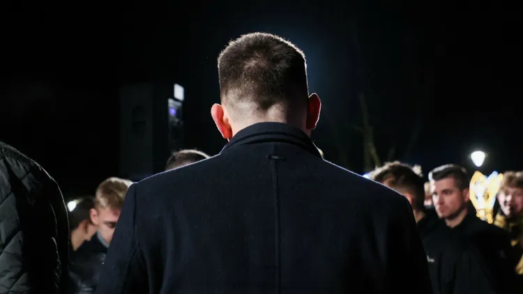 Policja prowadzi niejawne śledztwo ws. zamachu na Sławomira Mentzena. Weszli do mieszkania w Poznaniu