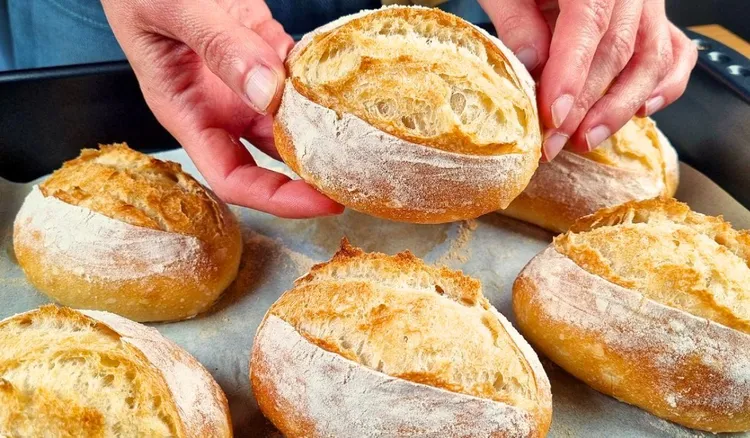 Te bułeczki robię tylko z 4 składników. Skórka chrupie jak marzenie
