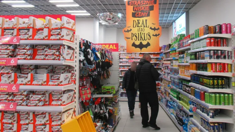 Dealz sprzedany za bezcen. Wiadomo, jaki los czeka ponad 300 sklepów w Polsce