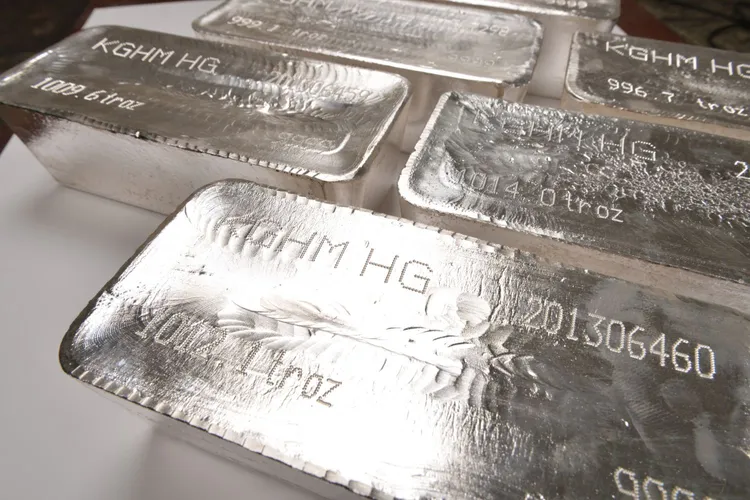 Srebro – niedoceniony metal inwestycyjny w sam raz na niepewne czasy
