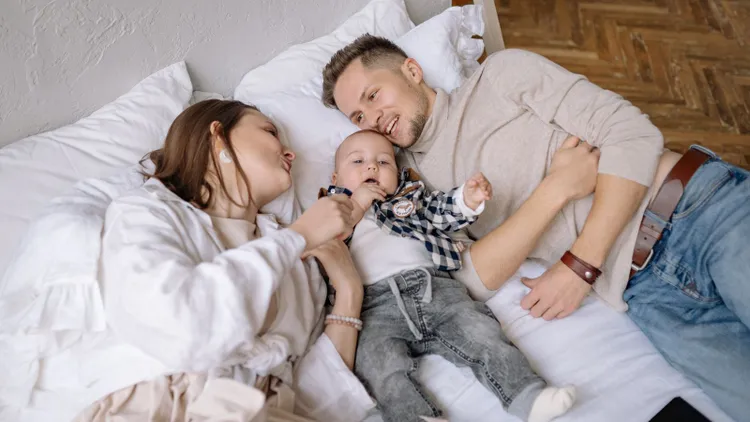 208 tys. zł jednorazowo za urodzenie dziecka zamiast 800 plus. Ministra rodziny zabiera głos