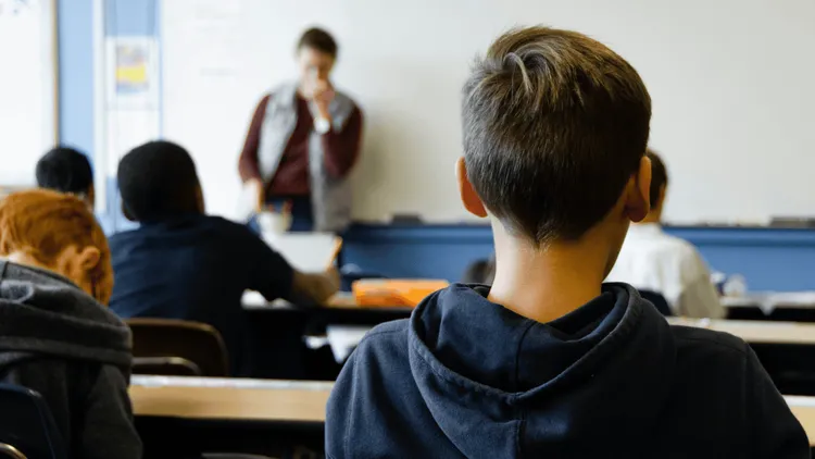 MEN wprowadza nowy przedmiot do szkół, zastąpi już istniejący. Eksperci apelują do rodziców