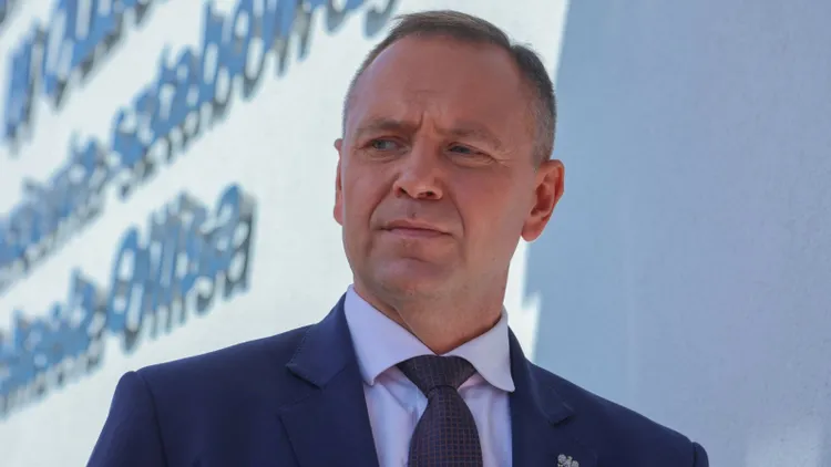 Ważny apel Senatu do prezydenta. Domagają się działań ws. ustawy paliwowej