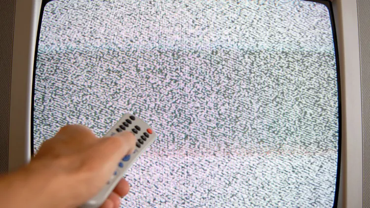 Polacy borykają się z problemami z telewizją naziemną. Powód zakłóceń może wielu zaskoczyć