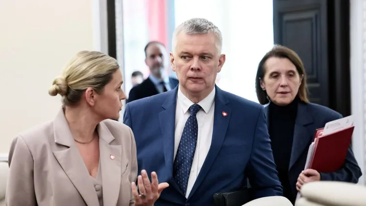 Setki nowych etatów jeszcze w tym roku. Jest zapowiedź ministra, trzeba uszczelnić granicę 