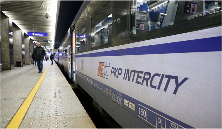 Od września podróże pociągiem mają być jeszcze szybsze. PKP IC zaoferuje krótsze czasy przejazdu na kilku ważnych trasach