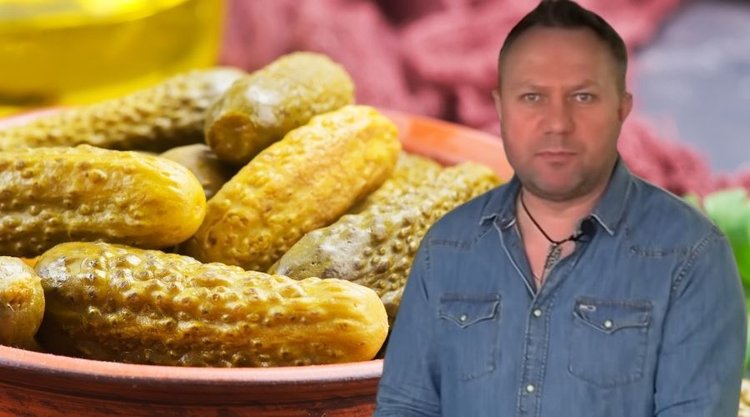 Hitowe ogórki małosolne na sucho według przepisu Tomasza Strzelczyka. Szybciej się nie da