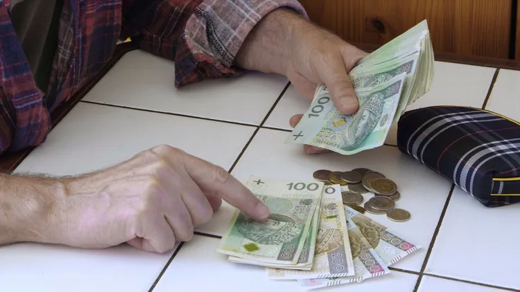 Waloryzacja emerytur niższa, niż zapowiadano. GUS przekazał kluczowe informacje