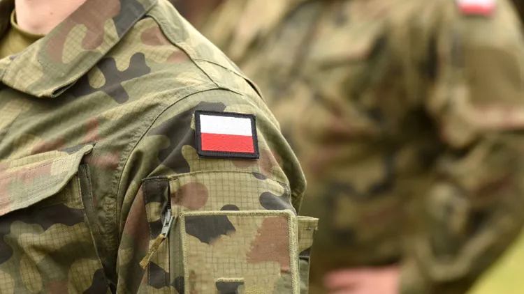 Nie tylko mężczyźni dostaną wezwania do wojska. W 2027 roku obowiązek obejmie też część kobiet