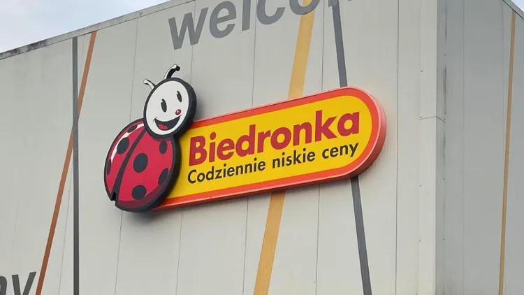 Sanepid wycofuje całą partię mięsa z Biedronki. Wykryto śmiertelnie groźną bakterię