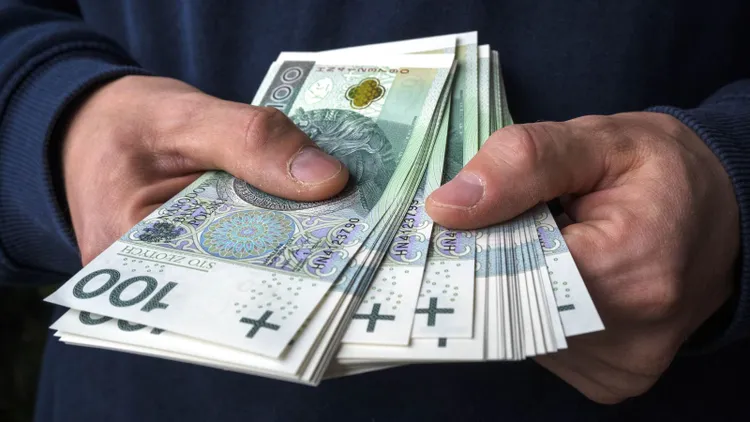 Nawet 961,20 zł więcej do wypłaty we wrześniu. Pracodawca musi doliczyć te pieniądze