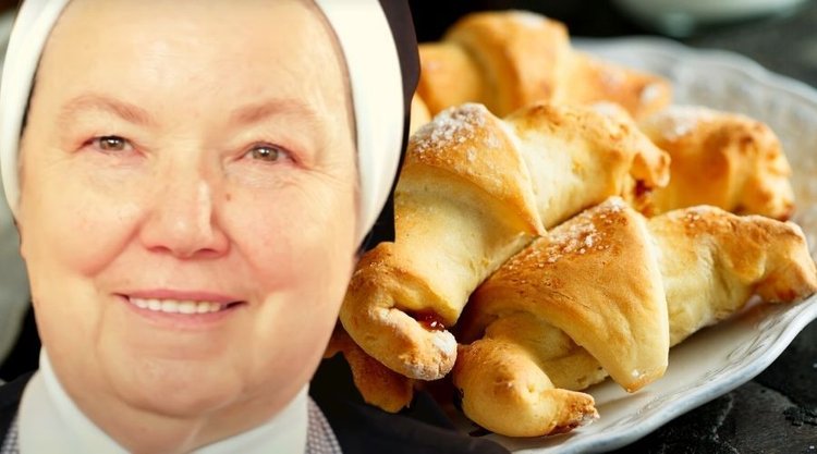 Kruche drożdżowe rogaliki siostry Anastazji. Pyszne śniadanie