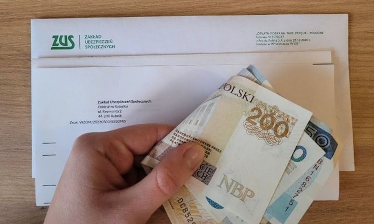 Renta socjalna. ZUS wskazuje, kto może otrzymać świadczenie