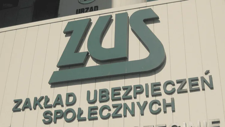 Koniec samowolki na L4. W 2026 roku ZUS zyska nowe narzędzia, tak Cię prześwietlą