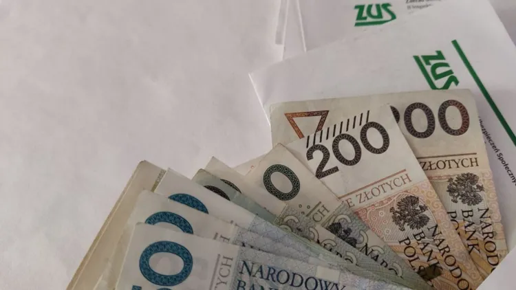 ZUS wypłaci nawet 1500 zł miesięcznie. Ruszają zapisy na nowe świadczenie