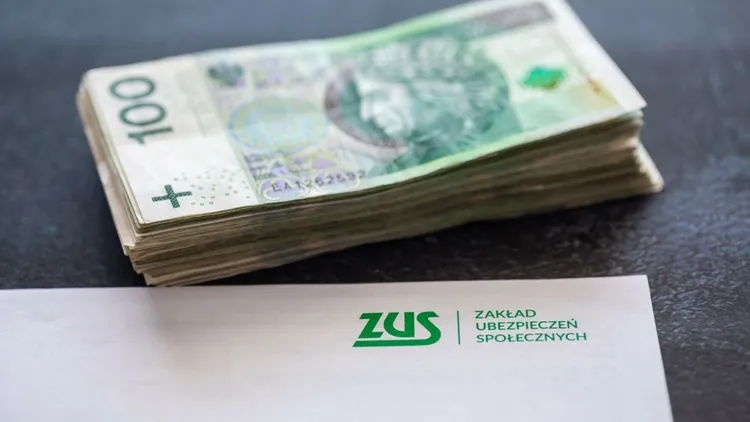 ZUS wypłaca średnio 3826 zł. Świadczenie dla osób, które skończyły 55 lat