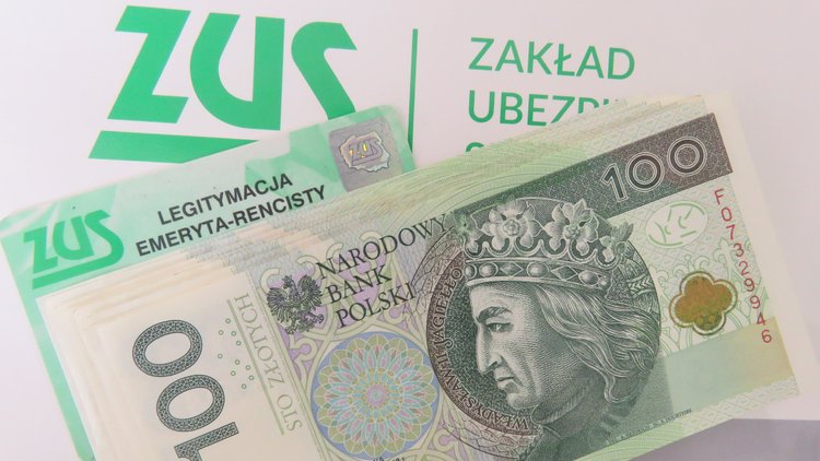 Dodatkowe 1544,88 zł dla seniorów. “Wnioski wciąż spływają”