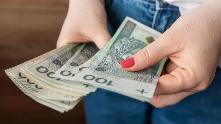Od 1483,87 zł do 2374,19 zł co miesiąc z ZUS. Te choroby też dają prawo do renty