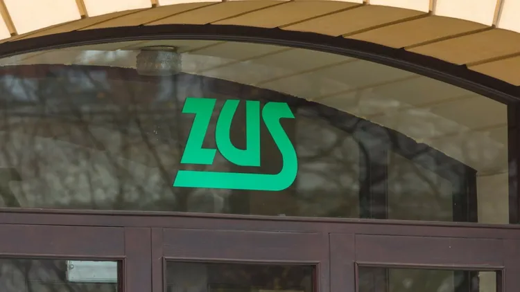 ZUS zasypany wnioskami: jest apel urzędników. Uruchomili specjalne rozwiązanie dla seniorów