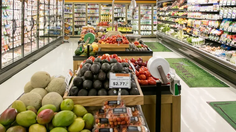 Polskie sklepy oblężone przez Litwinów. Przed świętami hurtowo wykupują te produkty