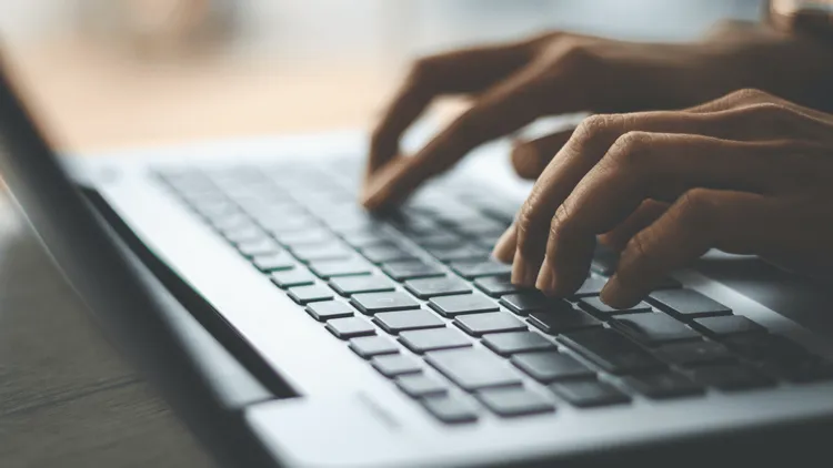 Czas tylko do 30 września, a system gov.pl nie działa. Co grozi przedsiębiorcom za brak e-Doręczeń?