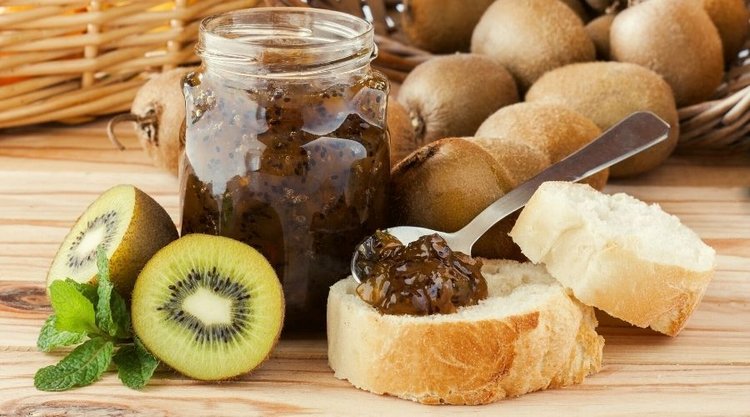Przepis na odświeżający dżem z kiwi. Kolorowy i słodki dodatek