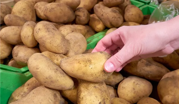 Wzięli pod lupę ziemniaki z Biedronki i Lidla. Wyniki testów laboratoryjnych są jasne