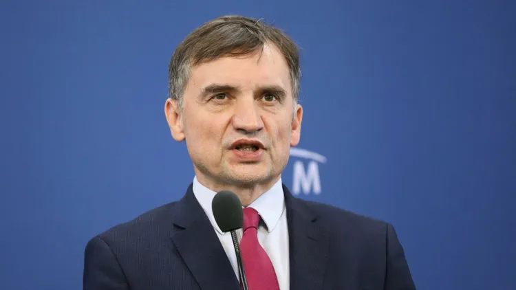 Pościg w toku, a Ziobro nagle gotów do negocjacji. Taki układ zaproponował prokuraturze