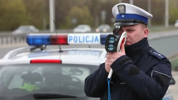 Rewolucja w przepisach drogowych. 2000 zł kary za 1 błąd, a nawet utrata prawa jazdy. Jest ruch rządu