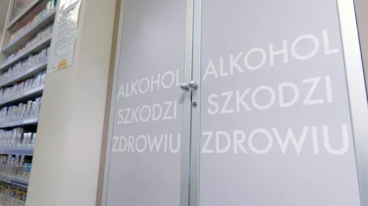 Sektor paliwowy testuje nowy model sprzedaży alkoholu. Rusza sprzedaż bezwitrynowa