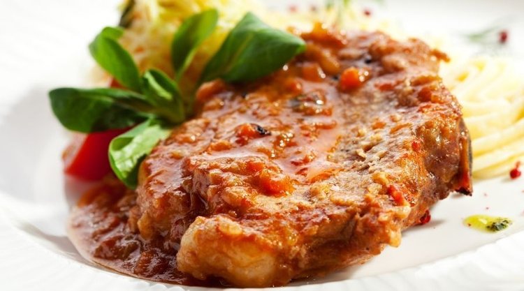 Obłędny duszony schab w ketchupie i śmietanie 