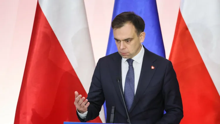 Zapas gotówki w domu? Banki przygotowują na czarny scenariusz. Domański stawia sprawę jasno