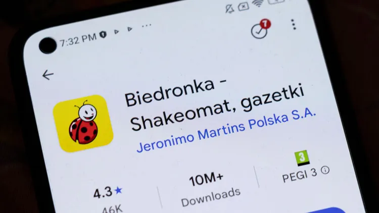 Posiadacze karty Moja Biedronka mają czas tylko do 8 września. Zaktualizuj, bo stracisz rabaty