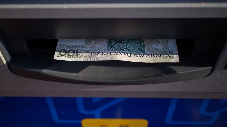 Ile pieniędzy możemy wypłacić z bankomatu? Obowiązują ważne limity