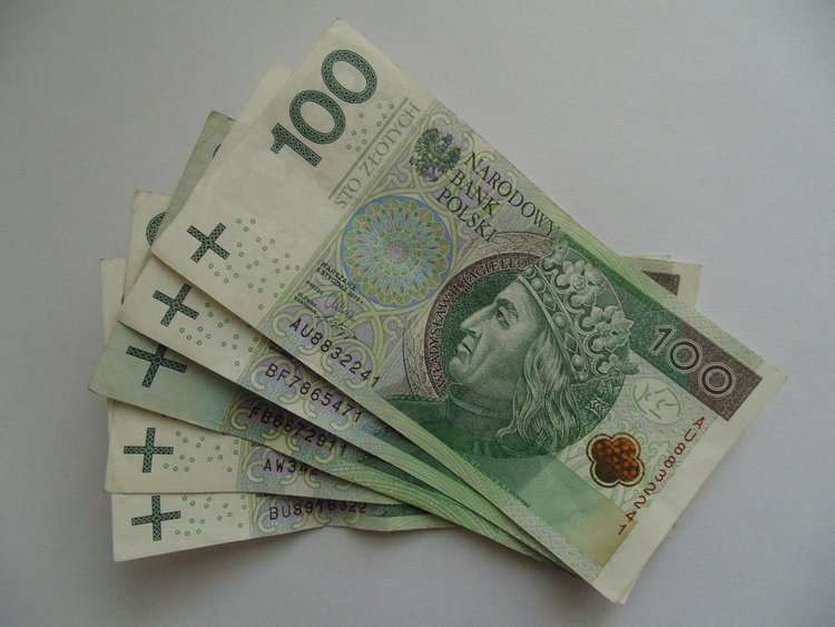 652,10 zł specjalnego dodatku od państwa. Wyjaśniamy, kto może go otrzymać