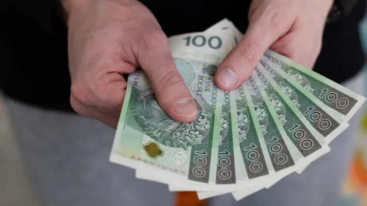 Mało znany dodatek z ZUS. 522 zł co miesiąc, warunki są bardzo konkretne