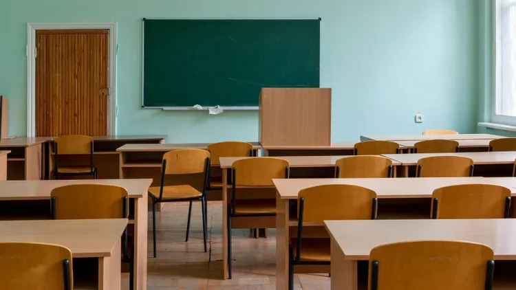 MEN podało datę wakacji. W tym roku zaczną się wcześniej