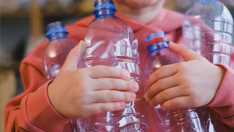 Rekordowa zbiórka w polskiej szkole. Do butelkomatu wrzucono 40 tys. opakowań kaucyjnych