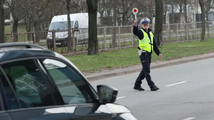 Policja rusza z kontrolami od 22 października. Kierowcy mogą stracić dowody rejestracyjne