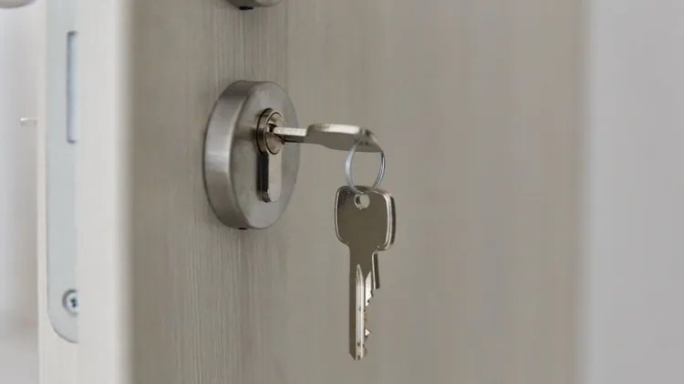 Co stanie się z mieszkaniem po ewakuacji? Wielu Polaków nie wie o tym przepisie