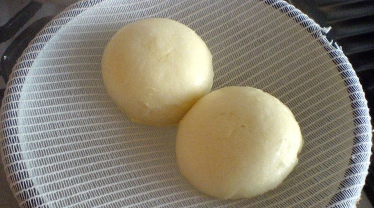 Przepis na kultowe kluski na parze, czyli słynne „pampuchy”