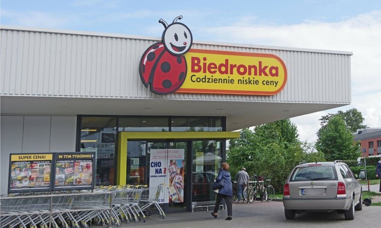 Panika w Biedronce. Klienci musieli szybko opuścić sklep