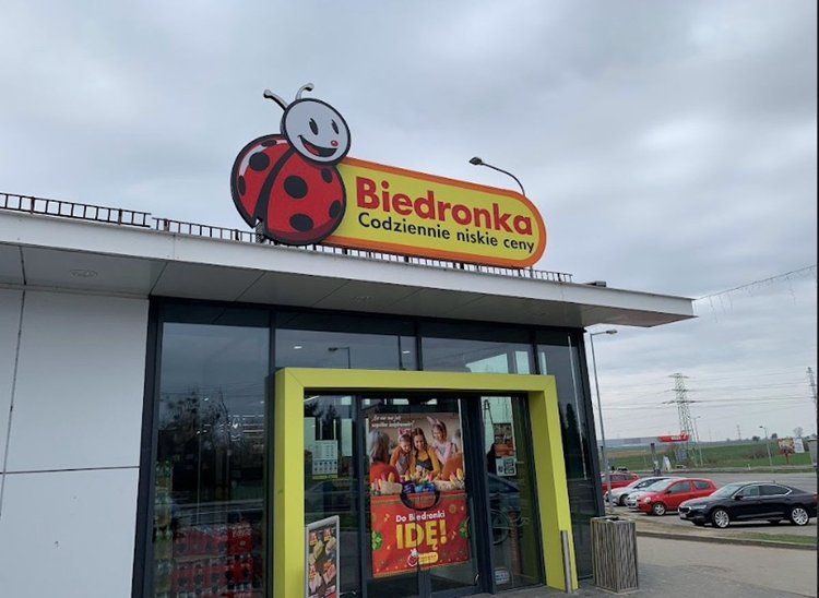 Biedronka wprowadza nowy regulamin. Będzie kontrolować pracowników