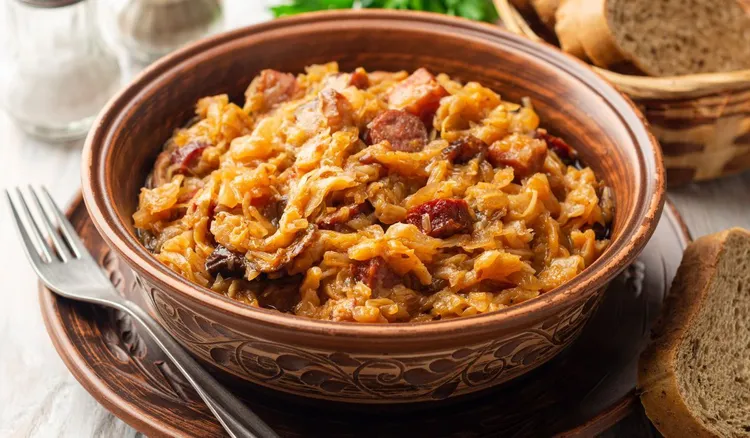 Najlepszy sposób na mrożenie i odgrzewanie bigosu. Tak zachowa smak i aromat