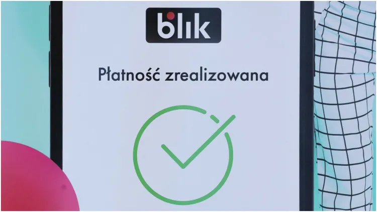 Chciała tylko podać kod BLIK znajomemu, konsekwencje były opłakane. Wszystkich to może spotkać