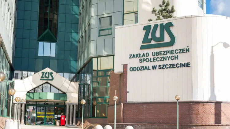 Ważny komunikat ZUS. Zanieś dokumenty, po 31 sierpnia system może zablokować wypłaty