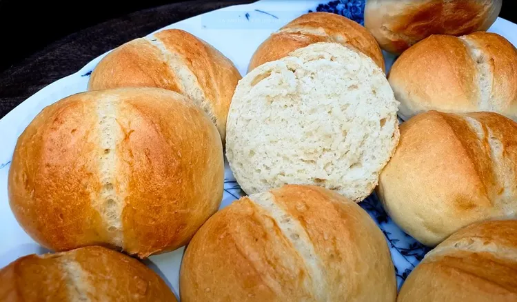 Te szybkie śniadaniowe bułeczki robię co kilka dni. Ciasto wyrasta zaledwie w kwadrans