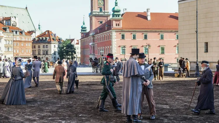 Kręcą nową "Lalkę" i szukają statystów. Podano stawki. Za dzień na planie sowita wypłata